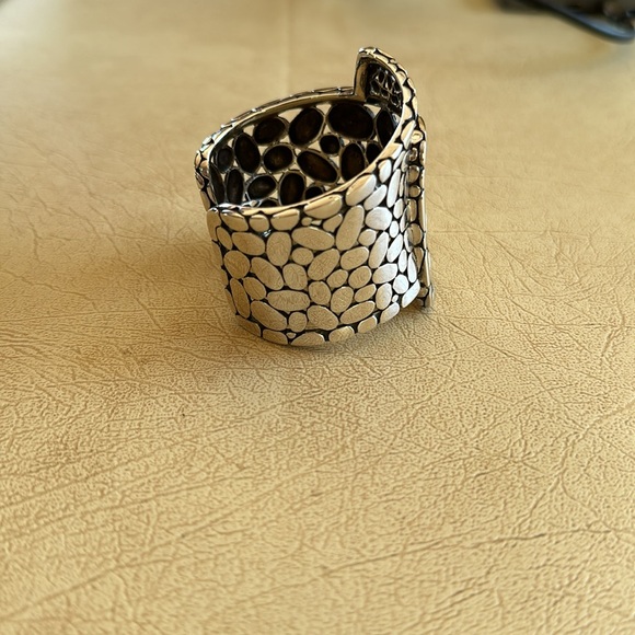 JOHN HARDY Kali Collection Sterling Silver Overlap Wide Cuff Bracelet - Picture 9 of 10